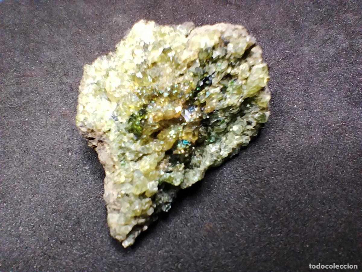 Coleccionismo de minerales: OLIVINO MINERAL - Lava volc&aacute;nica con cristales de olivino - Minerales de colecci&oacute;n Olivine peridoto
