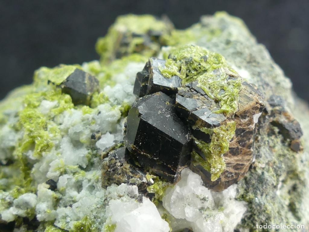 Coleccionismo de minerales: Andradita, Los Serranos, Alicante