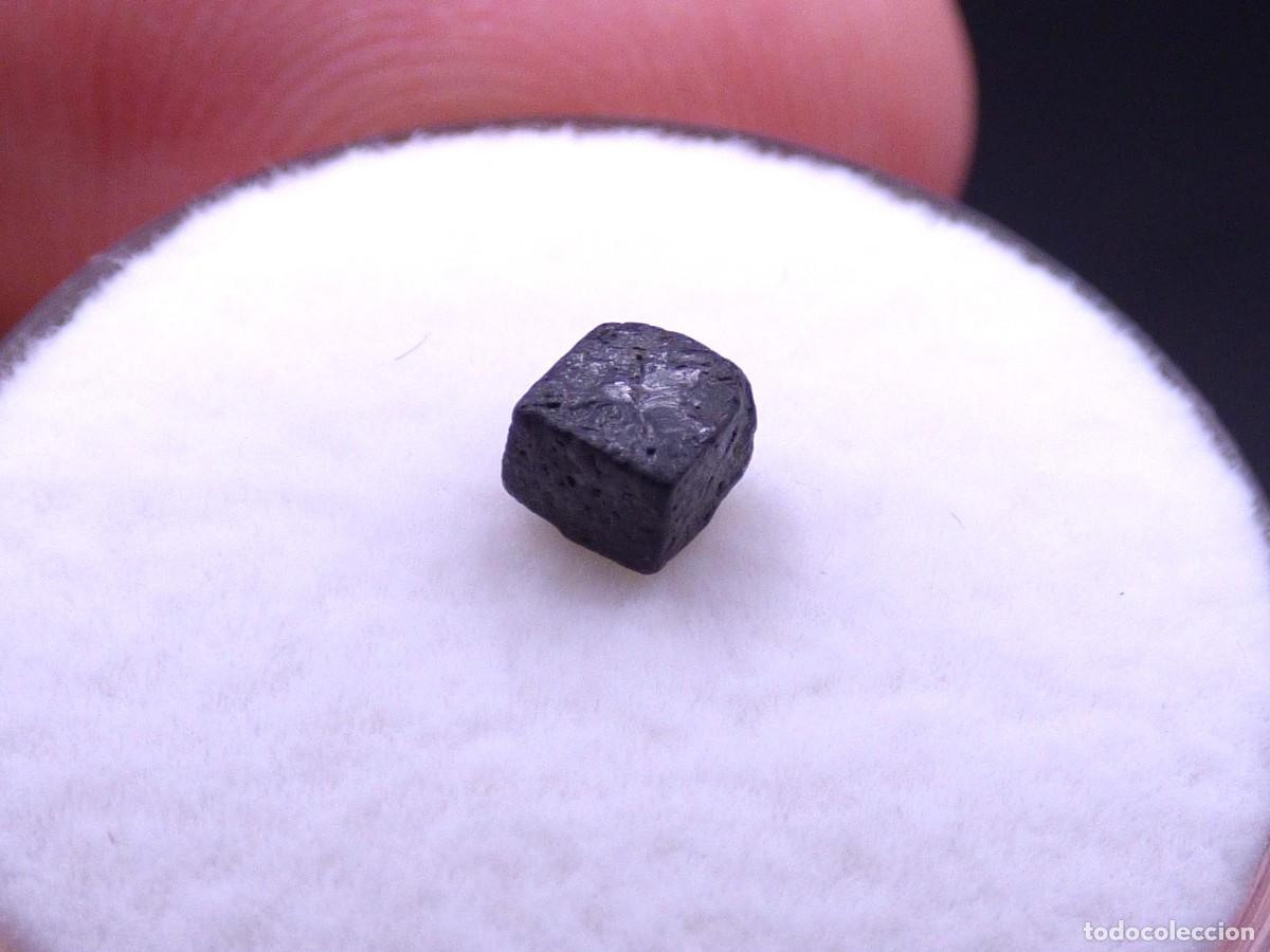 Coleccionismo de minerales: ✅FDMINERALS✅ ⚒️ TORIANITA (URANOTORIANITA) ⚒️ Amboasary, Anosy, Madagascar - er220