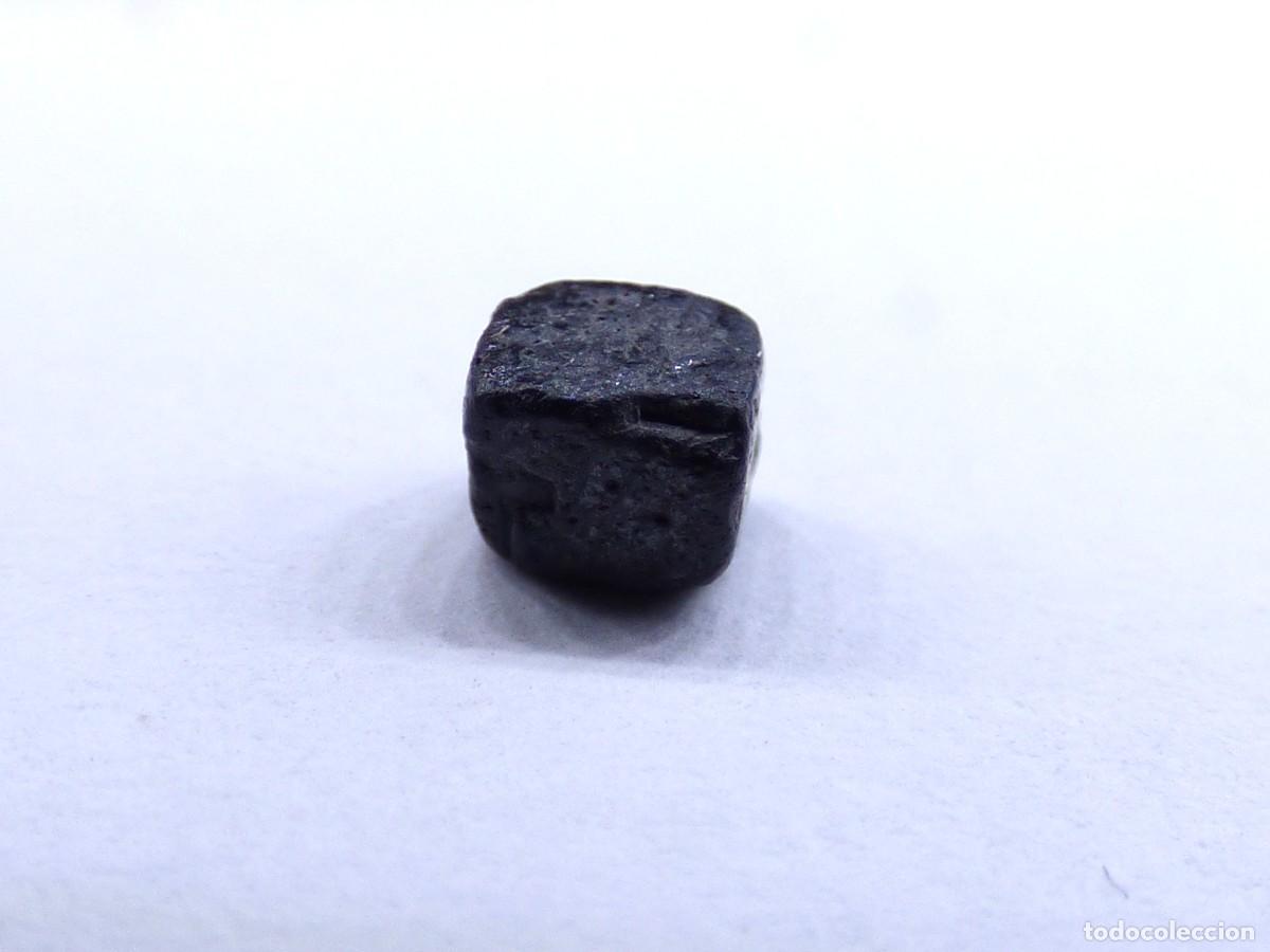 Coleccionismo de minerales: ✅FDMINERALS✅ ⚒️ TORIANITA (URANOTORIANITA) ⚒️ Amboasary, Anosy, Madagascar - er235