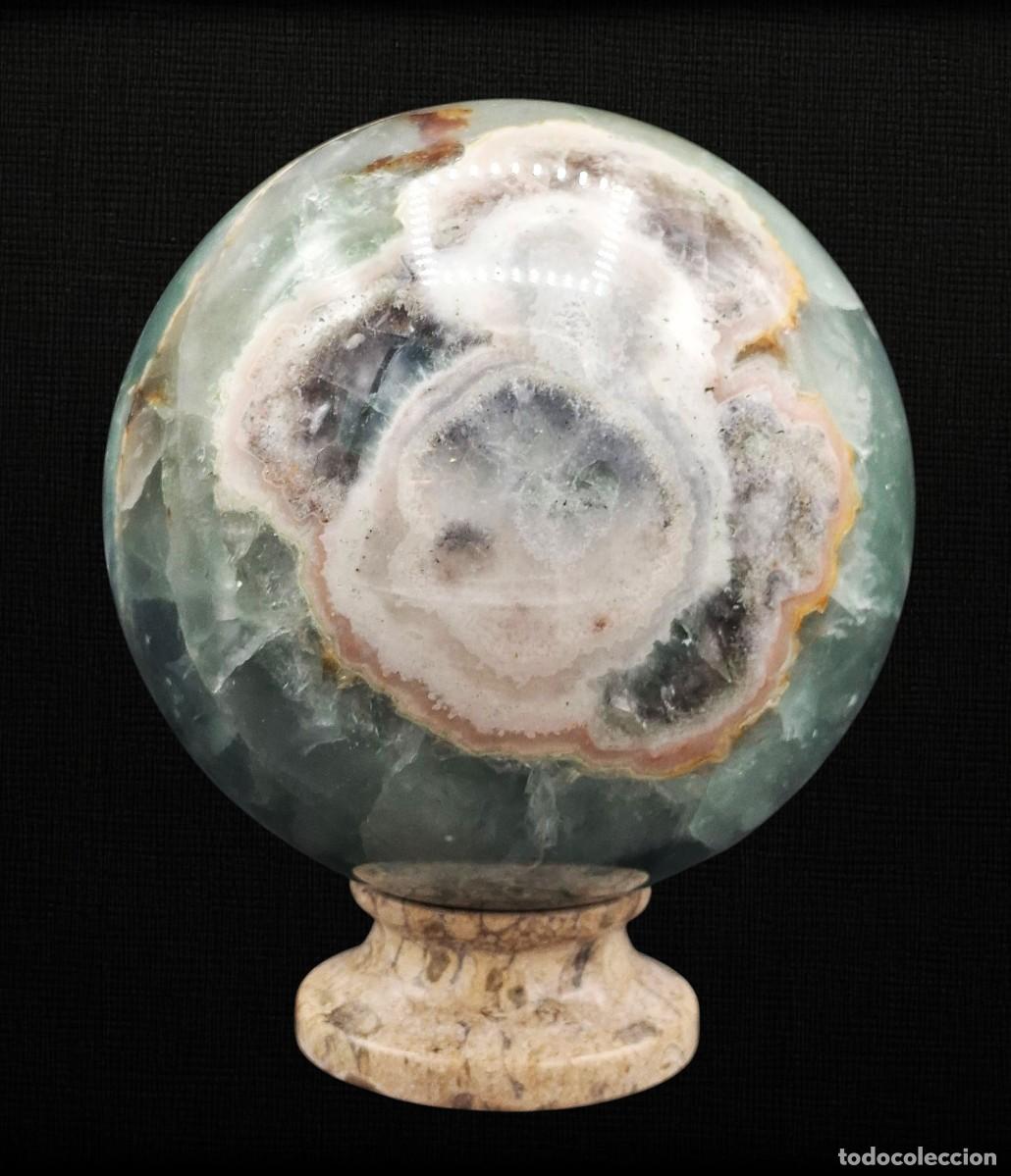 Coleccionismo de minerales: + ESFERA DE CRISTA DE FLOURITA TALLADA A MANO CON PEANA