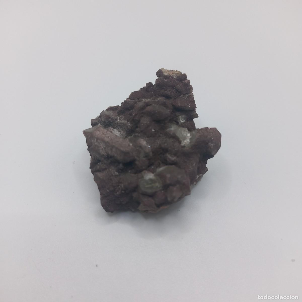 Coleccionismo de minerales: Cuarzo con Ortoclasa en caja 4x4. Baveno, Italia