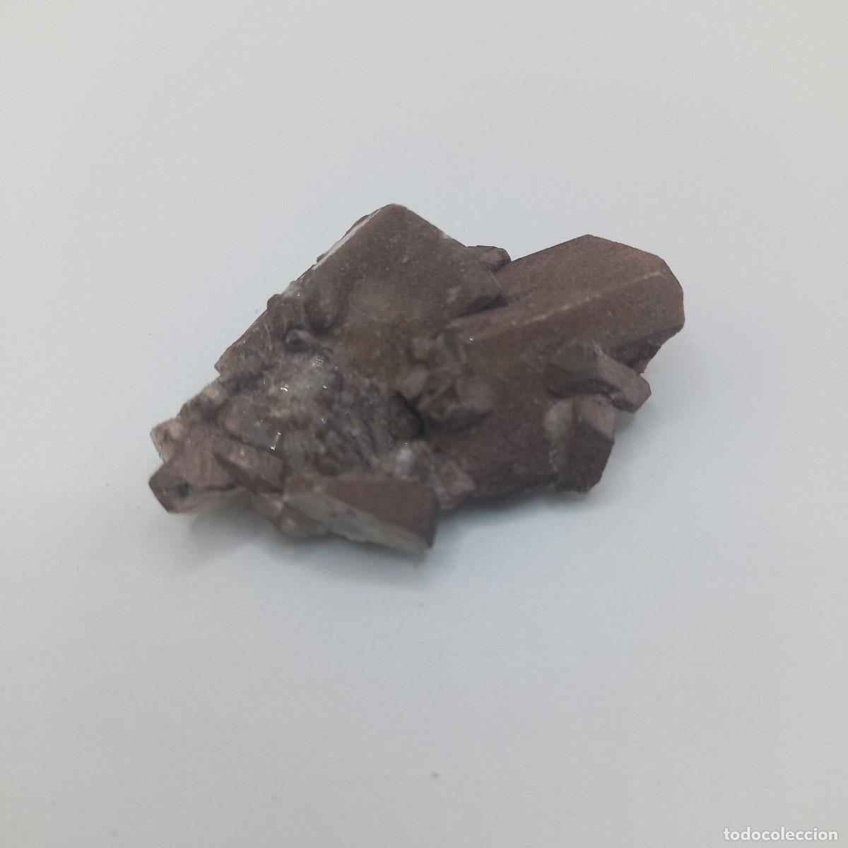 Coleccionismo de minerales: Cuarzo con Ortoclasa en caja 4x4. Baveno, Italia