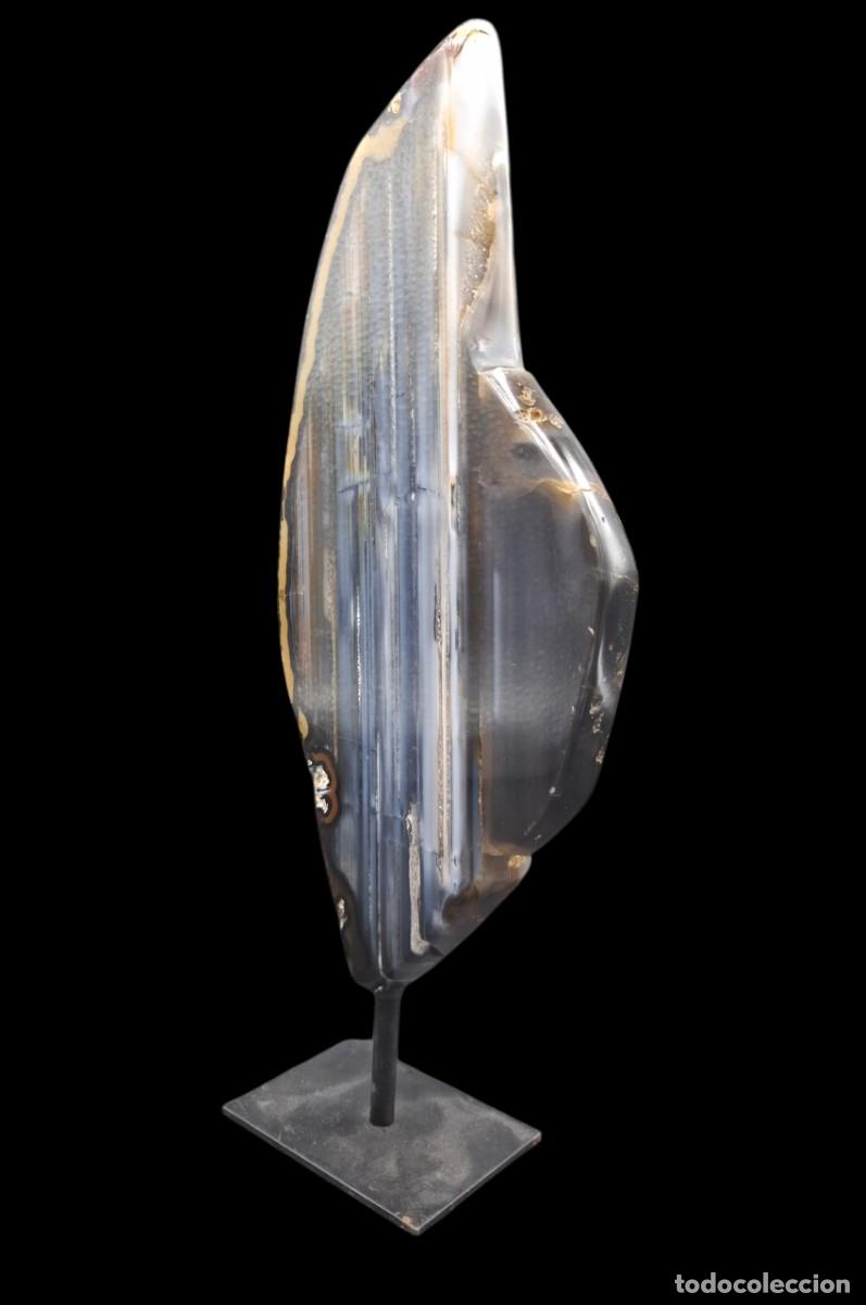 Coleccionismo de minerales: + DECORATIVA PLACA DE AGATA EN PEANA DE EXPOSICION