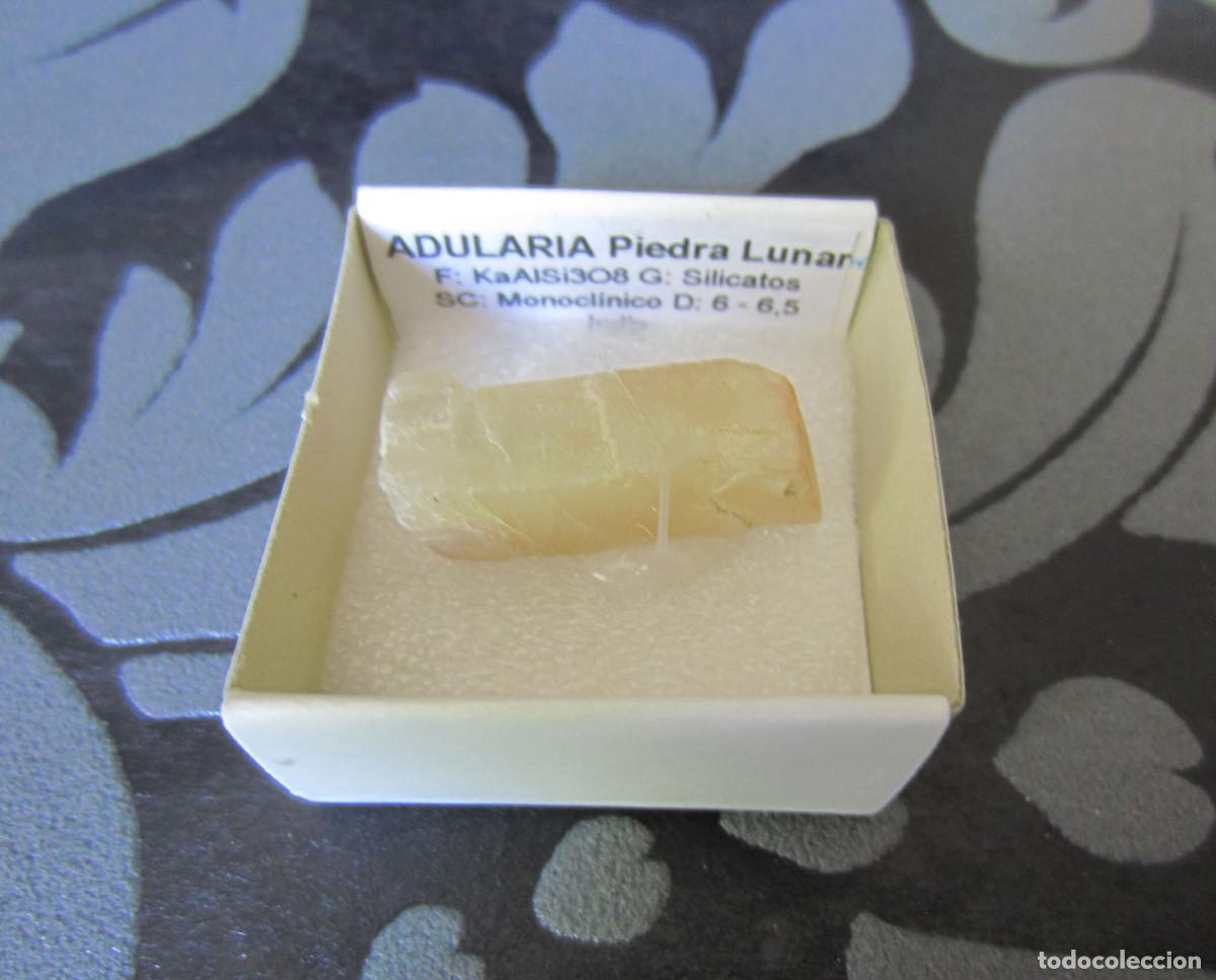 Coleccionismo de minerales: MINERAL ADULARIA O PIEDRA LUNA MINERALES EN CAJA 4X4 CM