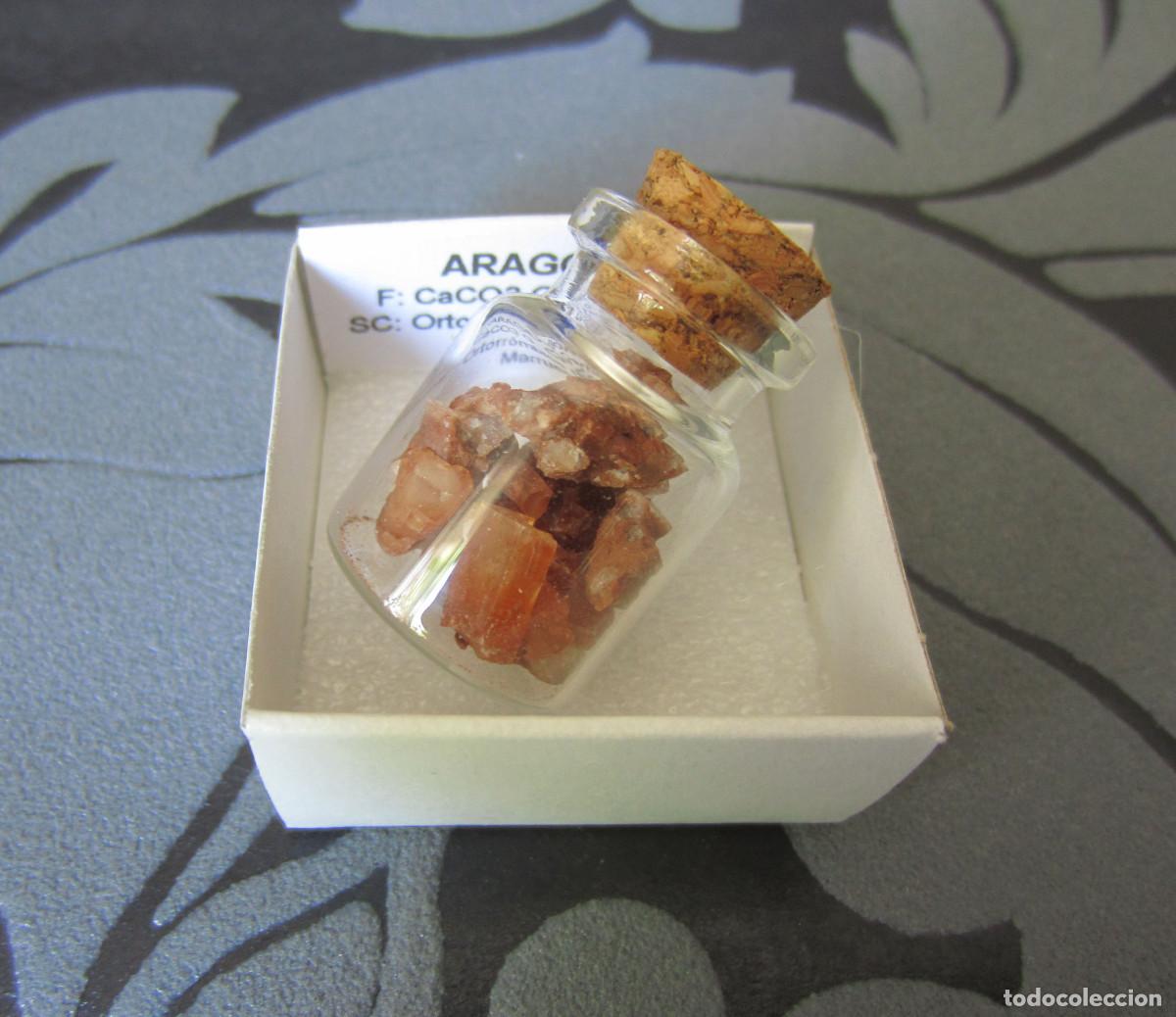 Coleccionismo de minerales: MINERAL ARAGONITO MINERALES EN CAJA 4X4 CM
