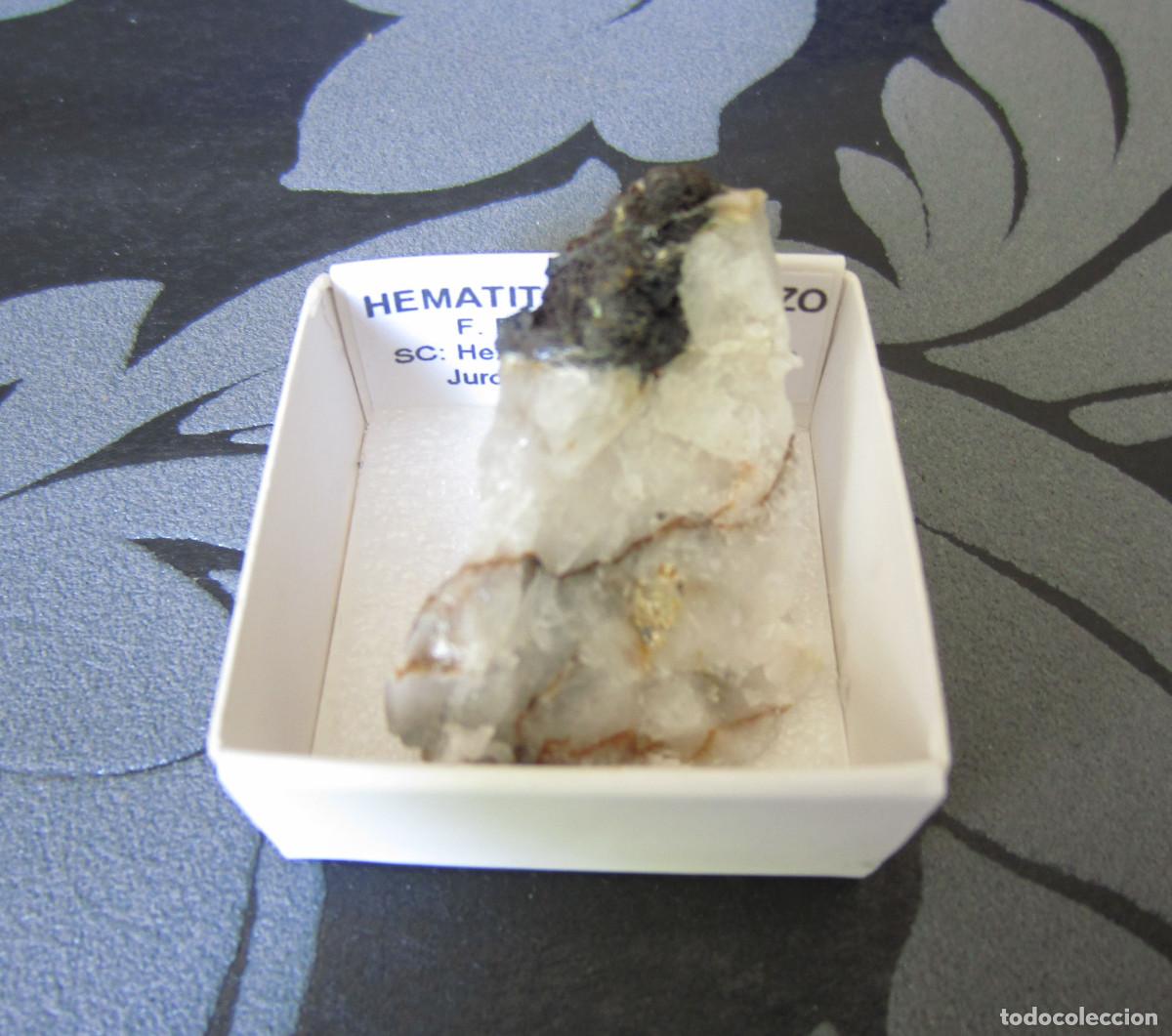 Coleccionismo de minerales: MINERAL HEMATITES EN CUARZO MINERALES EN CAJA 4X4 CM