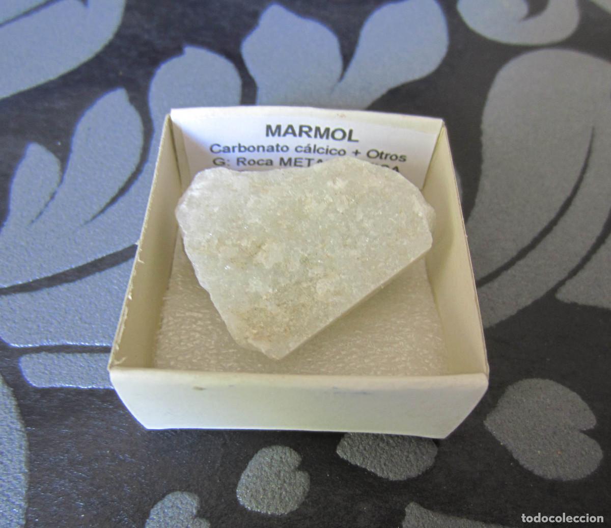 Coleccionismo de minerales: MINERAL ROCAS MARMOL MINERALES EN CAJA 4X4 CM