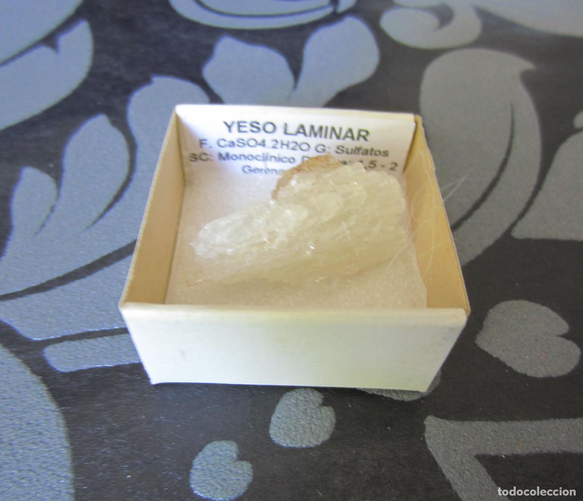 Coleccionismo de minerales: MINERAL YESO LAMINAR MINERALES EN CAJA 4X4 CM