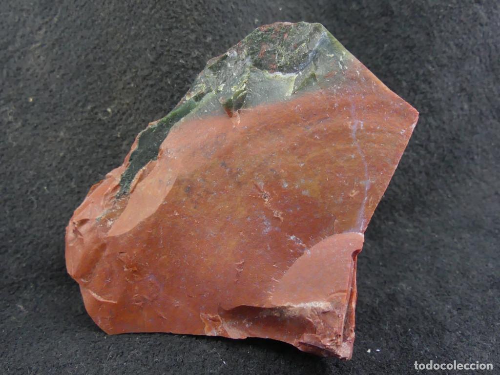 Coleccionismo de minerales: Jaspe Rojo y verde, Java, Indonesia