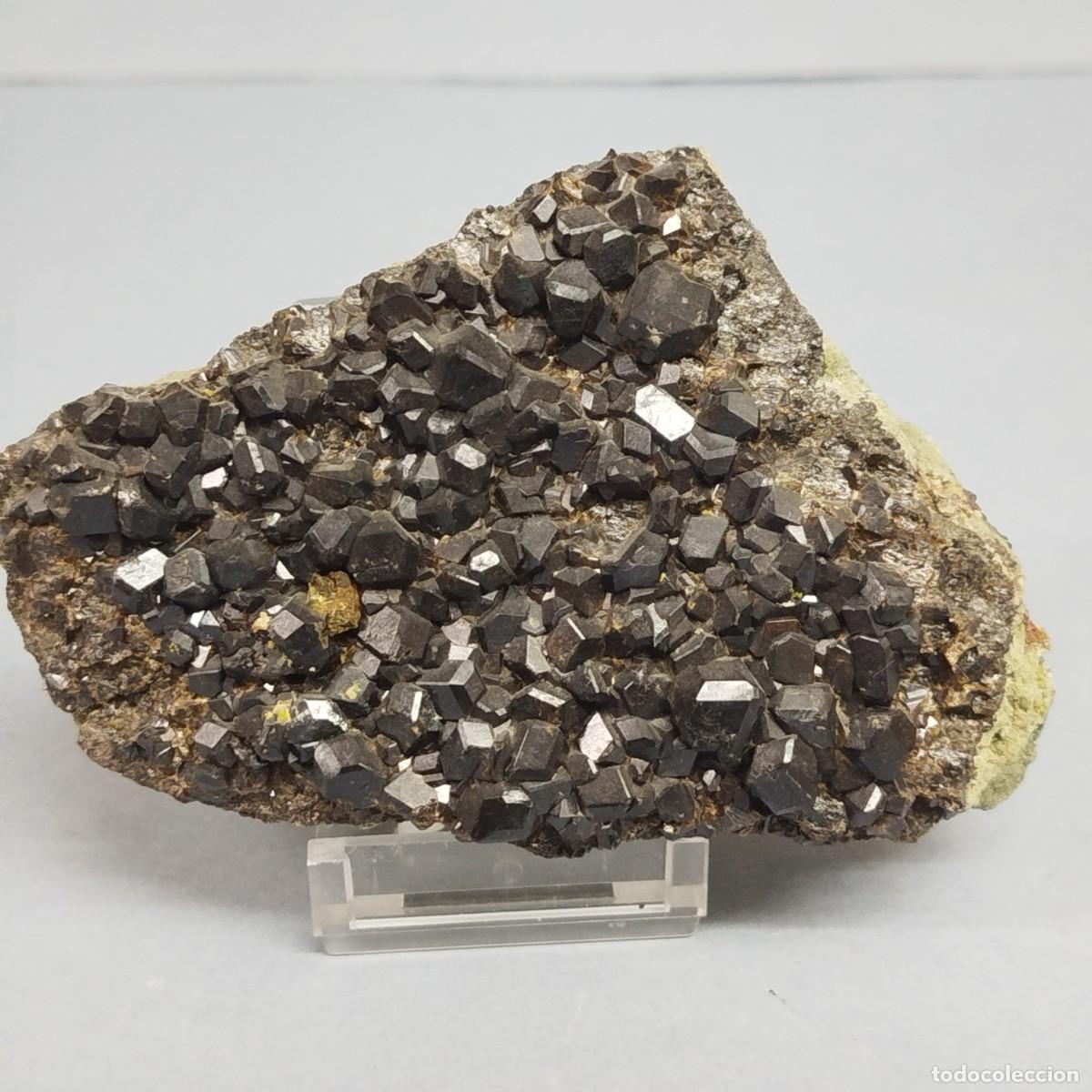 Coleccionismo de minerales: MELANITO (Granate) - Mineral