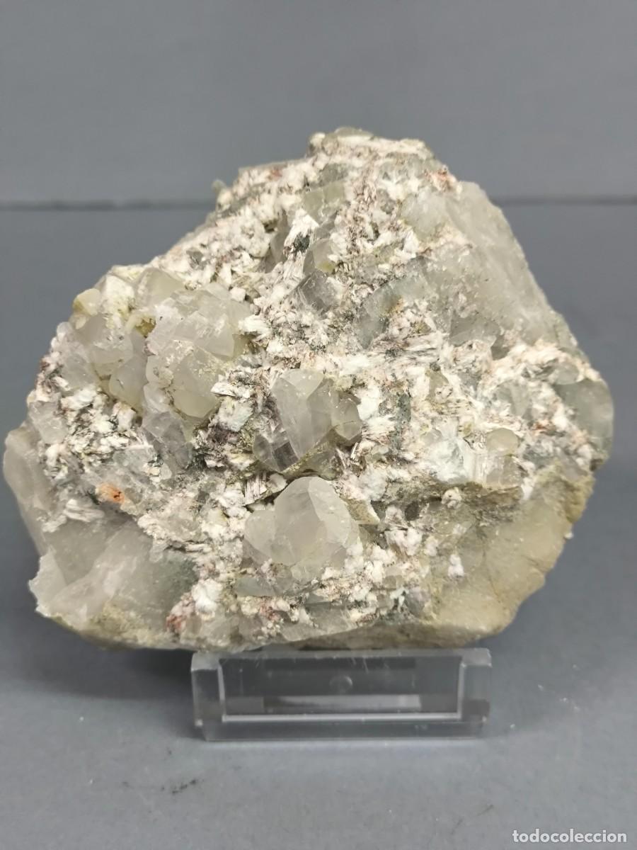 Coleccionismo de minerales: LAUMONTITA sobre CALCITA - MINERAL. Guadalajara