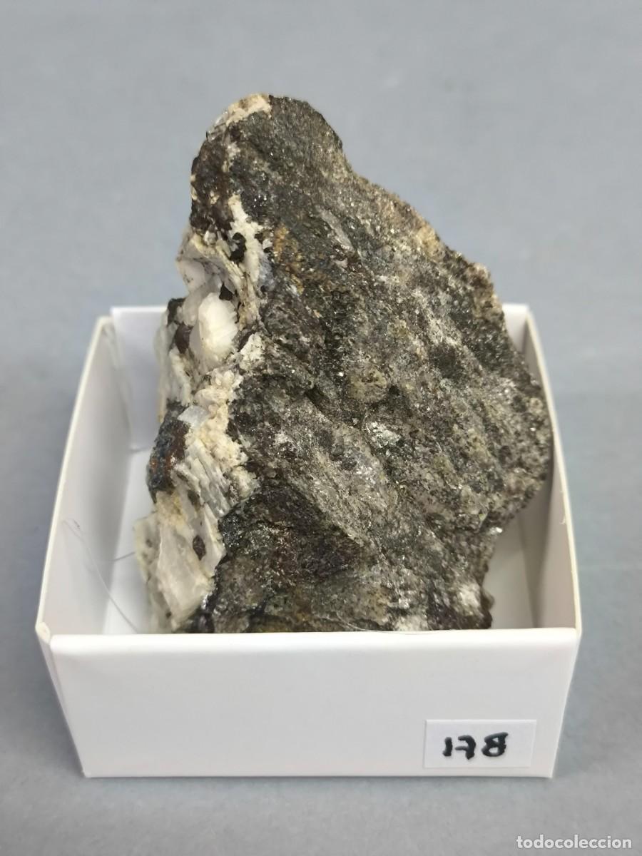 Coleccionismo de minerales: SILLIMSNITA - MINERAL. 4x4 .Madrid