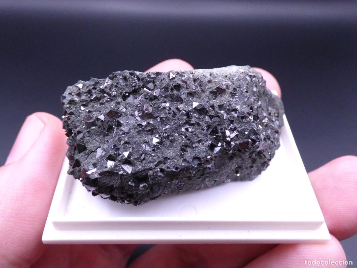 Coleccionismo de minerales: ✅FDMINERALS✅ ⚒️ MAGNETITA ⚒️ Valuengo, Badajoz, Extremadura - L+8