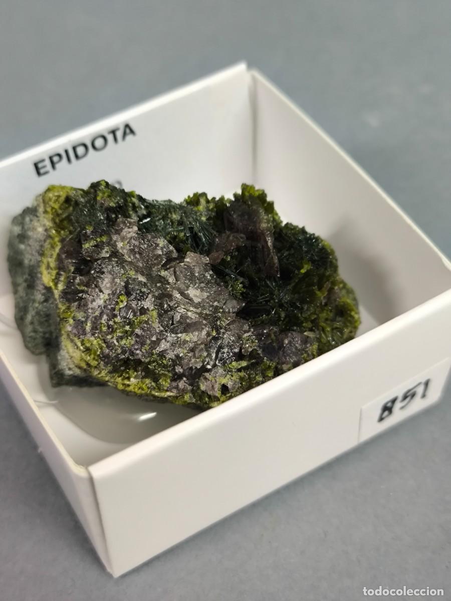 Coleccionismo de minerales: EPIDOTA + AXINITA - MINERAL. Lleida