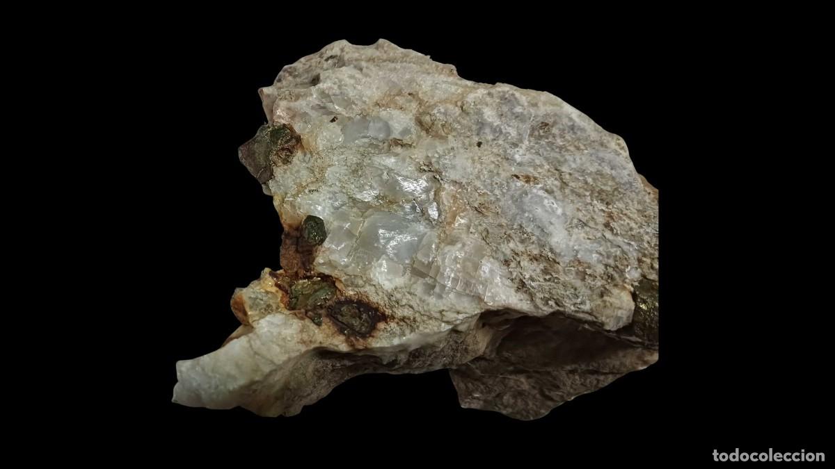 Collezionismo di minerali: PIEDRA NATURAL DE CALCITA Y PIRITA EN MATRIZ SEDIMENTARIA