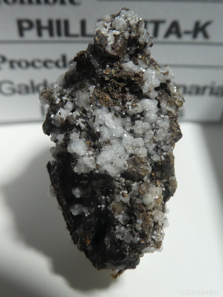 Collezionismo di minerali: (271) PHILLIPSITA-K, ISLAS CANARIAS.