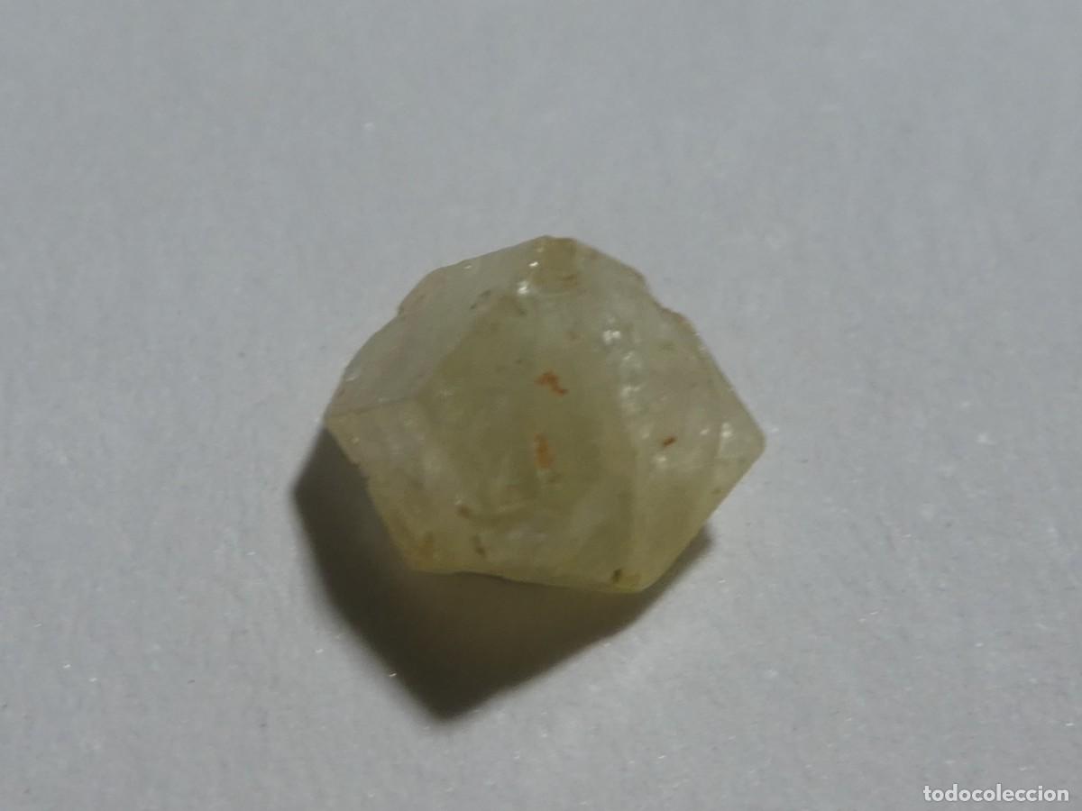 Coleccionismo de minerales: (217) LONDONITA-RHODIZITA, MADAGASCAR.