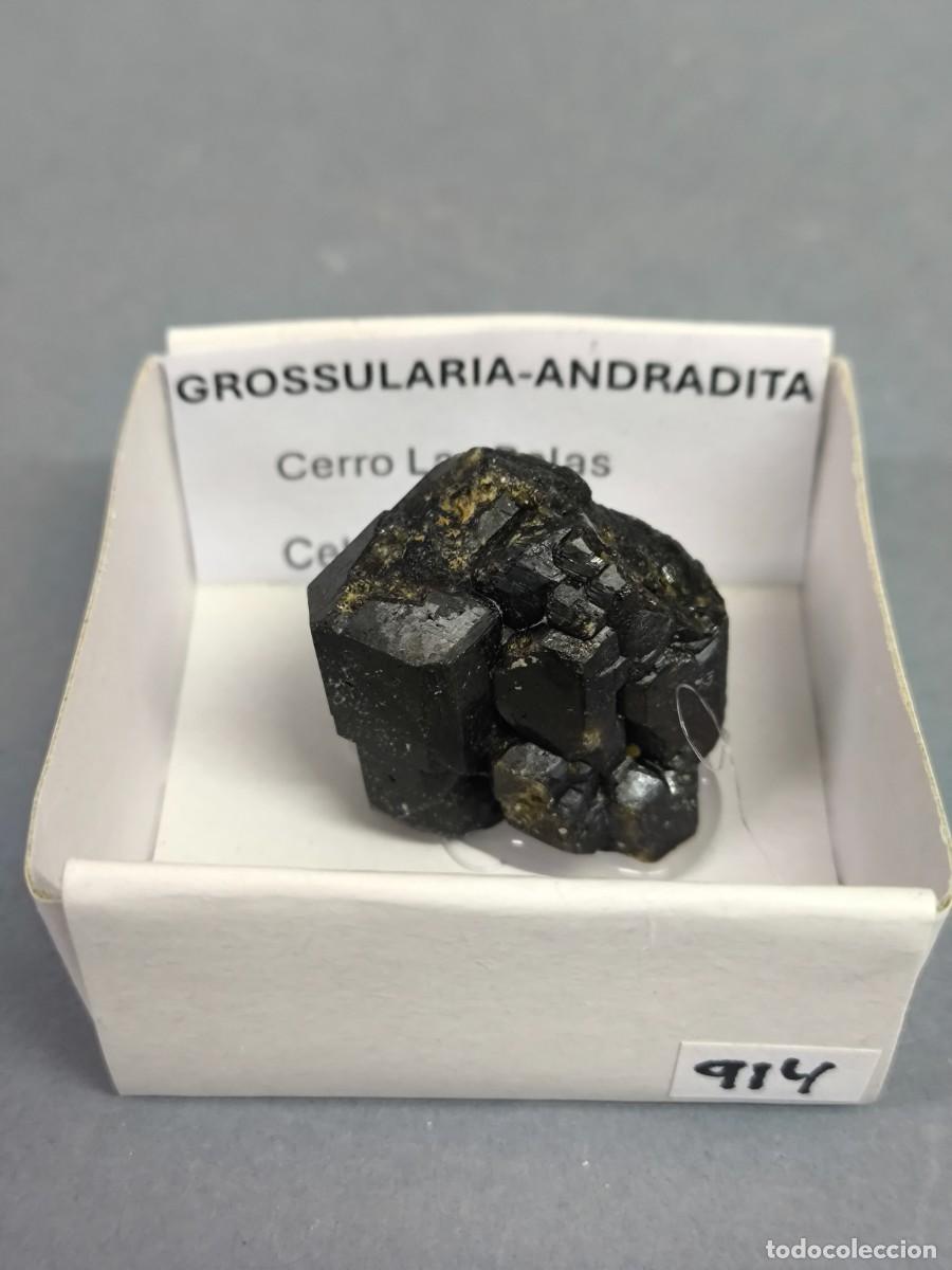 Collezionismo di minerali: GRANATE GROSSULARIA-ANDRADITA - Mineral