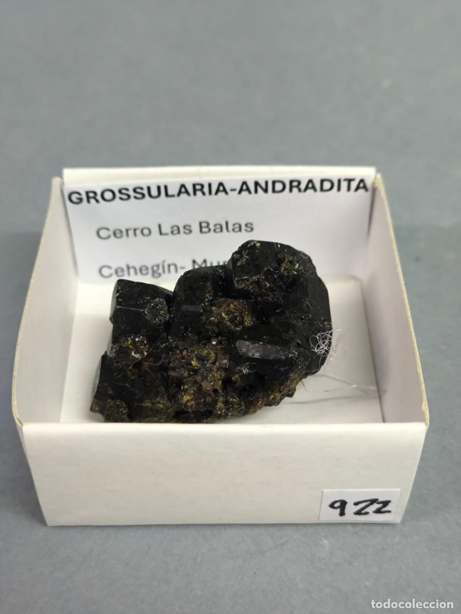Coleccionismo de minerales: GRANATE GROSSULARIA-ANDRADITA - Mineral
