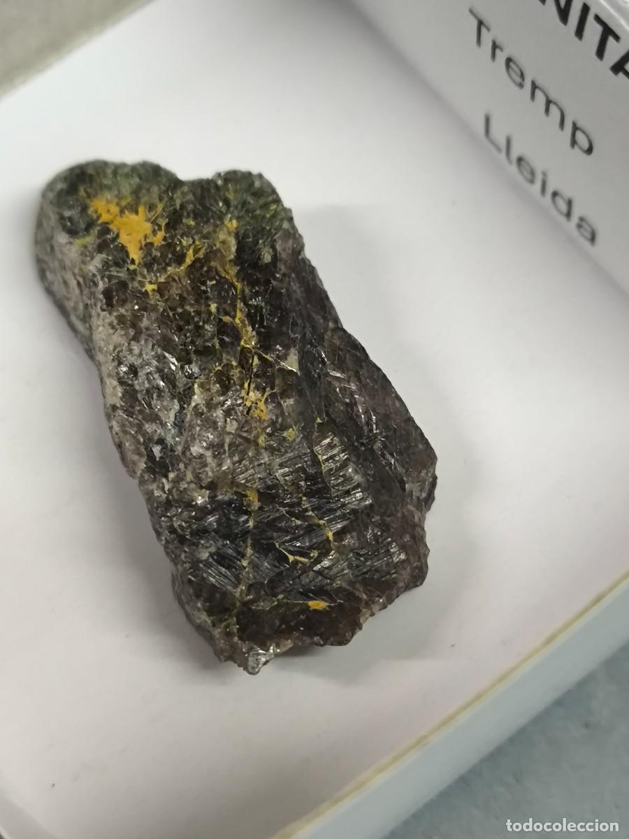 Coleccionismo de minerales: AXINITA - MINERAL. 4X4. Lleida
