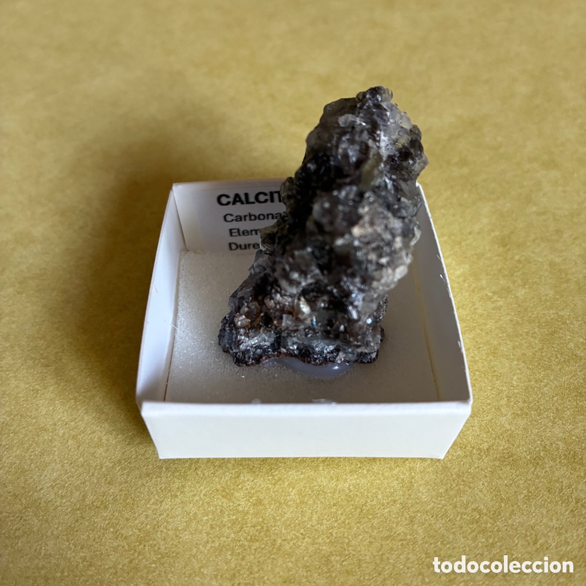 Coleccionismo de minerales: MINERAL CALCITA NEGRA MINERALES EN CAJA DE 4x4CM