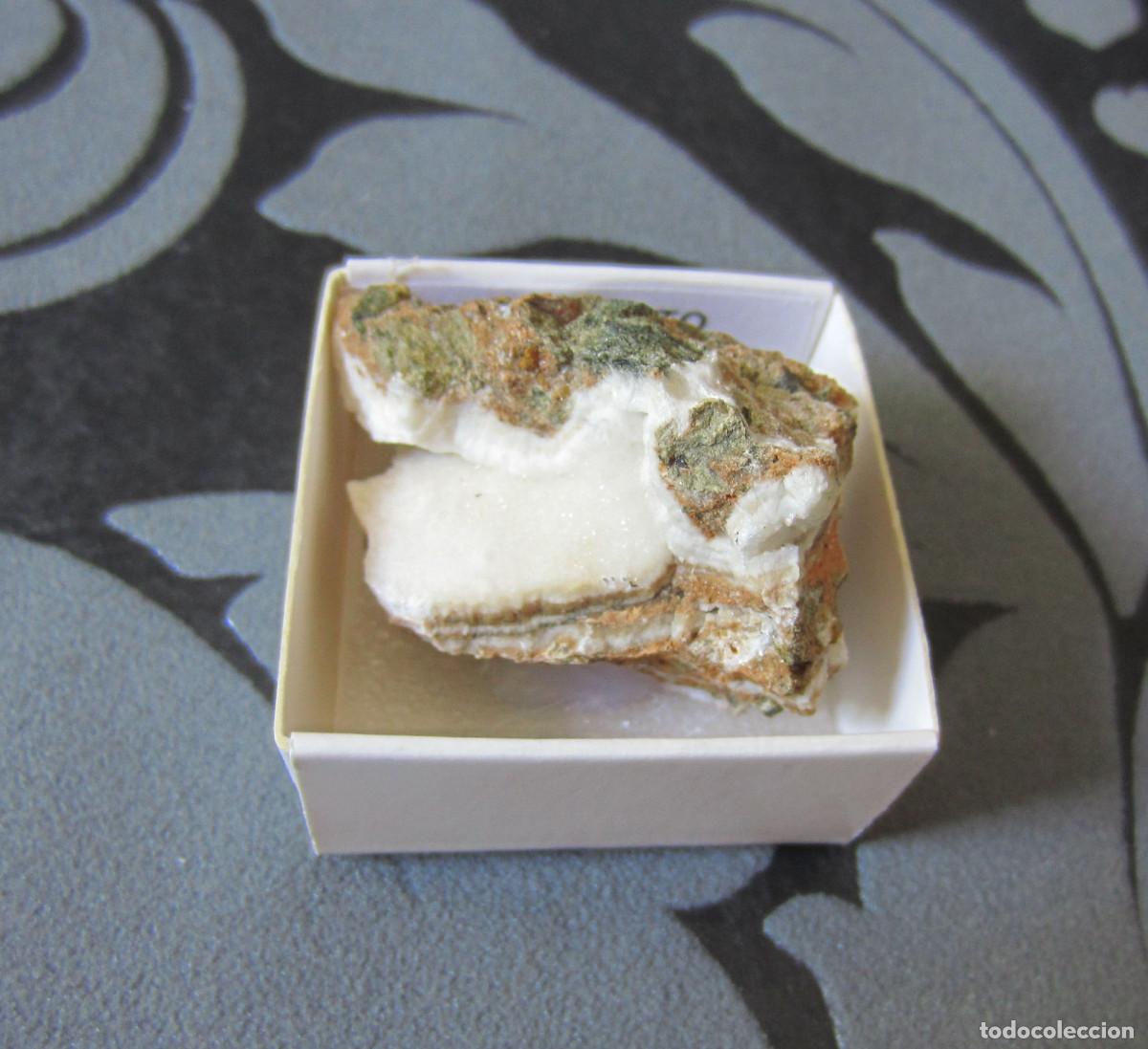 Coleccionismo de minerales: MINERAL ARAGONITO MINERALES EN CAJA 4X4 CM