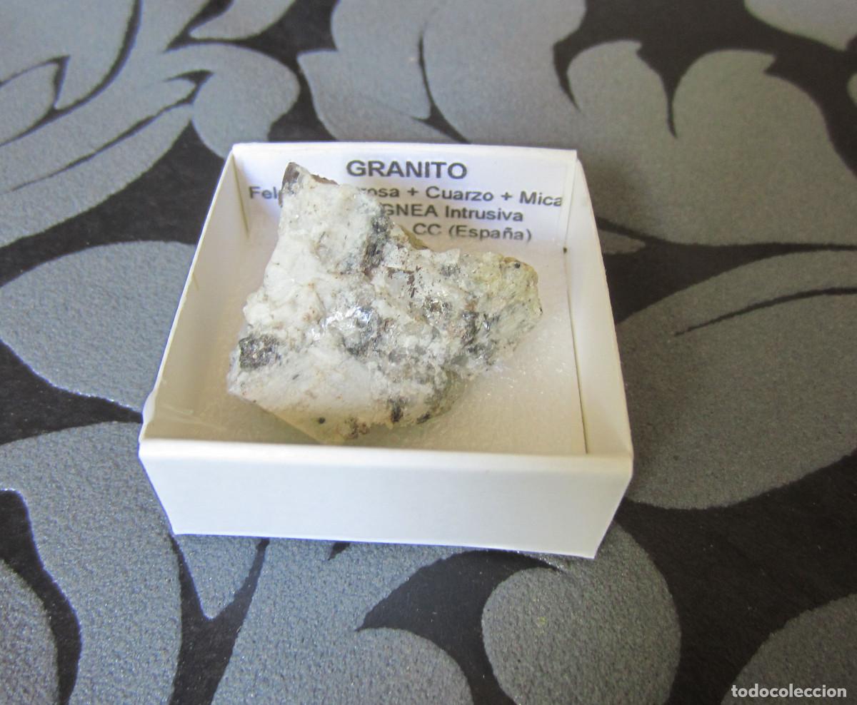 Coleccionismo de minerales: MINERAL ROCAS GRANITO MINERALES EN CAJA 4X4 CM