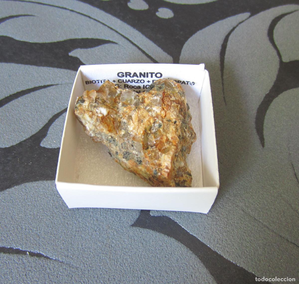 Coleccionismo de minerales: MINERAL ROCAS GRANITO MINERALES EN CAJA 4X4 CM