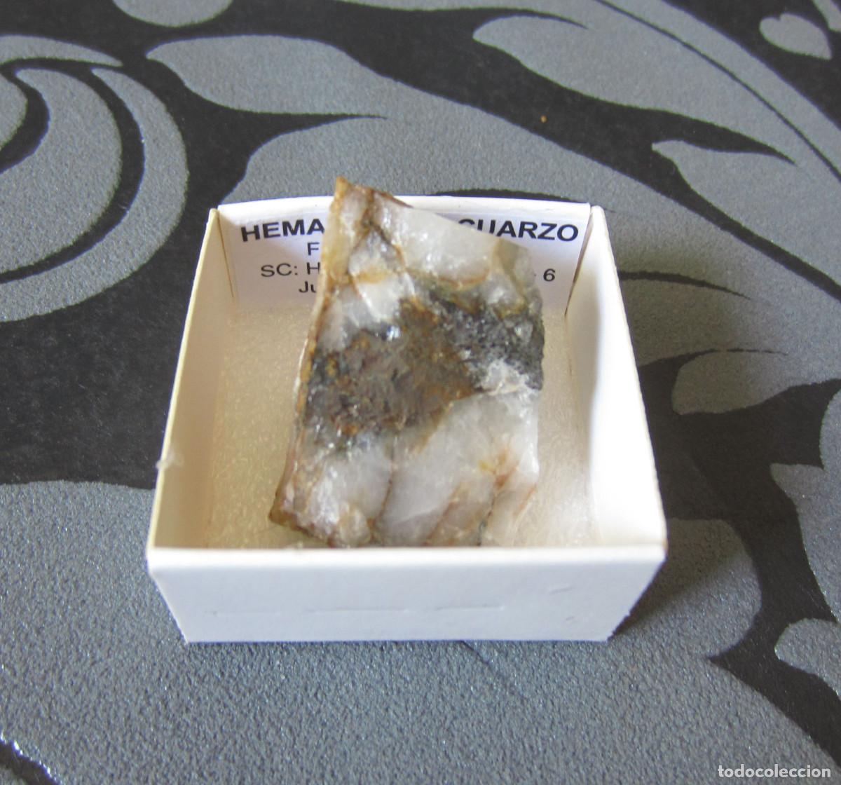 Coleccionismo de minerales: MINERAL HEMATITES EN CUARZO MINERALES EN CAJA 4X4 CM