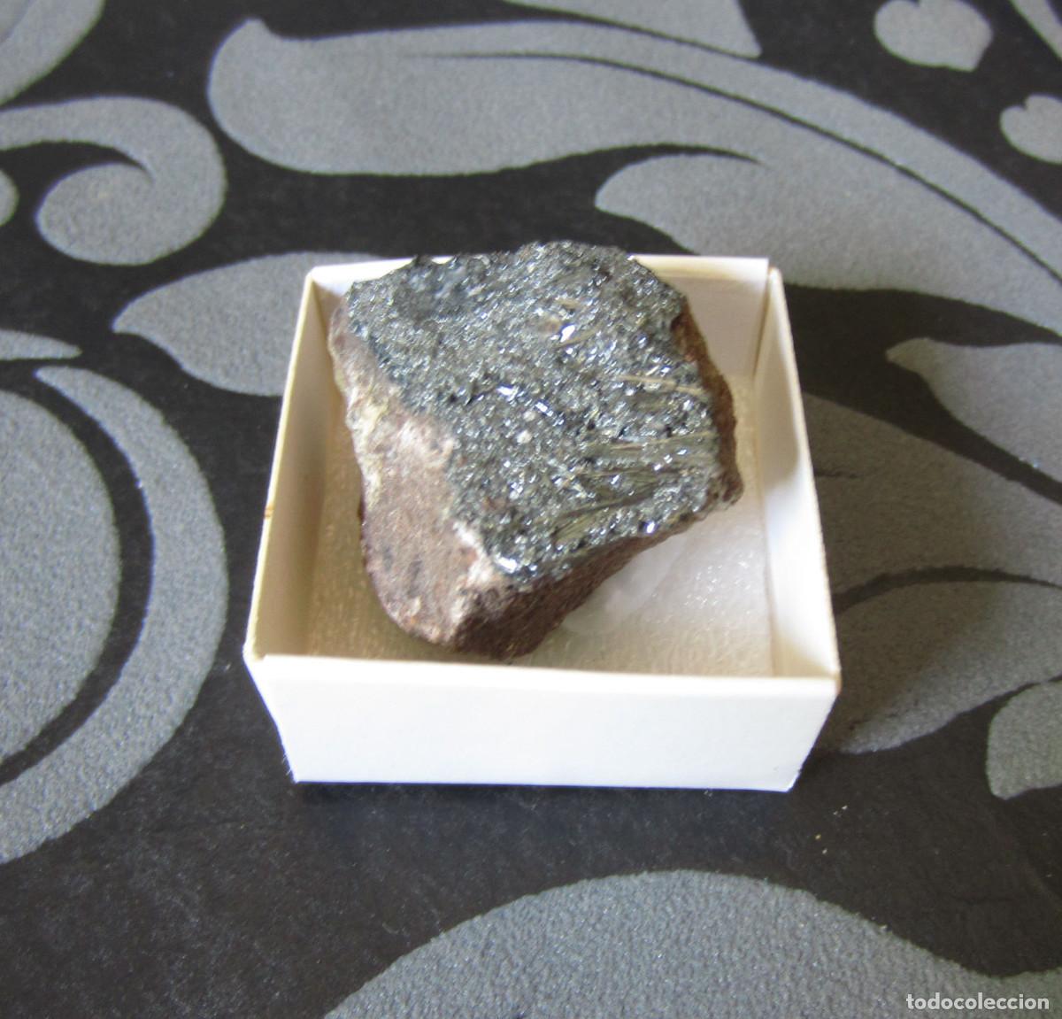 Coleccionismo de minerales: MINERAL MANGANITA MINERALES EN CAJA 4X4 CM