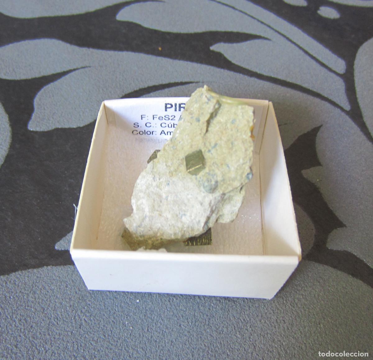 Coleccionismo de minerales: MINERAL PIRITA EN SU MATRIZ MINERALES EN CAJA 4X4 CM