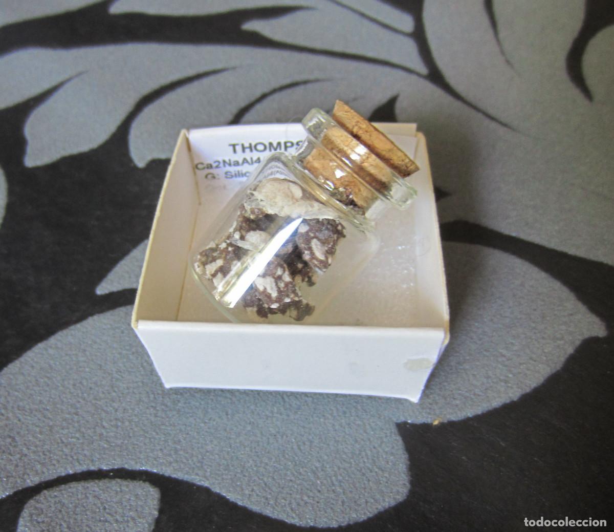 Coleccionismo de minerales: MINERAL THOMPSONITA MINERALES EN CAJA 4X4 CM