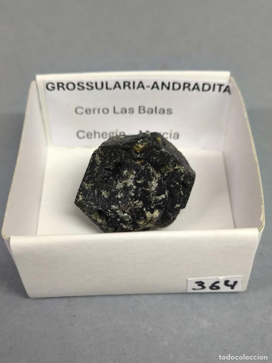 Coleccionismo de minerales: GRANATE GROSSULARIA-ANDRADITA - Mineral