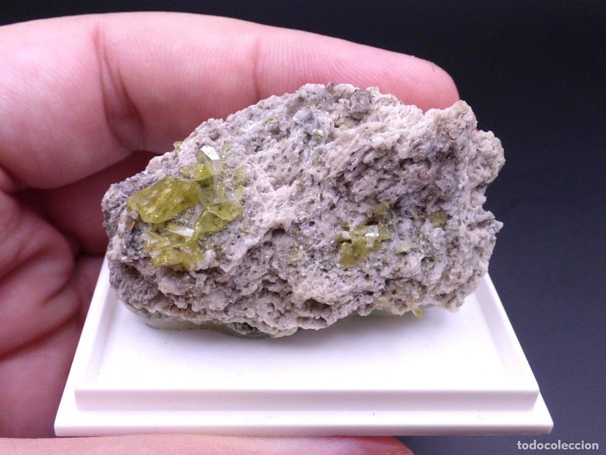 Coleccionismo de minerales: ✅FDMINERALS✅ ⚒️ TITANITA ⚒️ Ekaterimburgo, &Oacute;blast de Sverdlovsk, Rusia - L+45