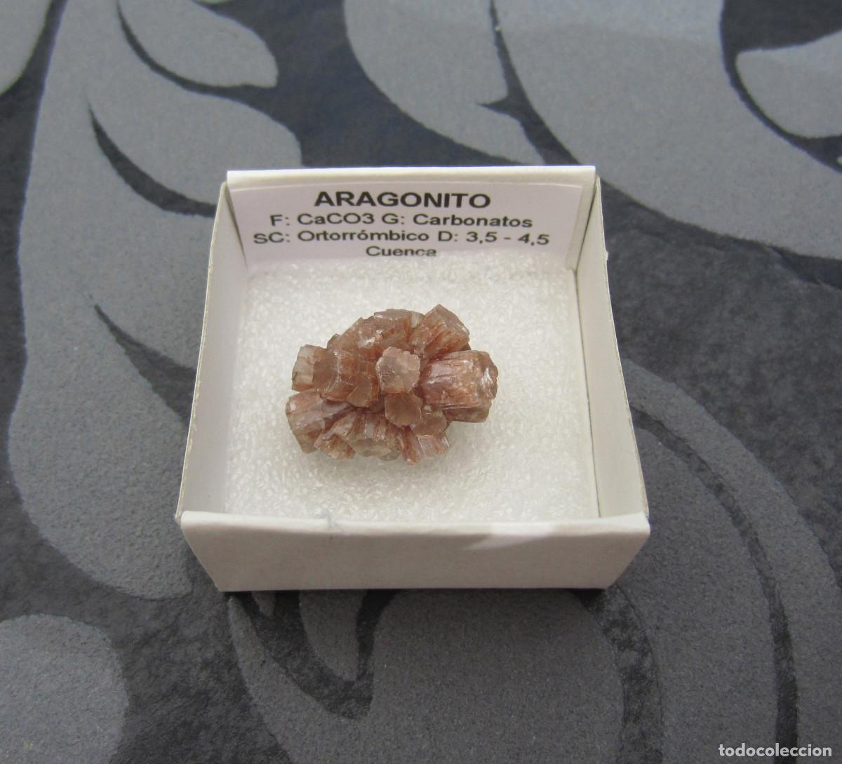 Coleccionismo de minerales: MINERAL ARAGONITO MINERALES EN CAJA 4X4 CM