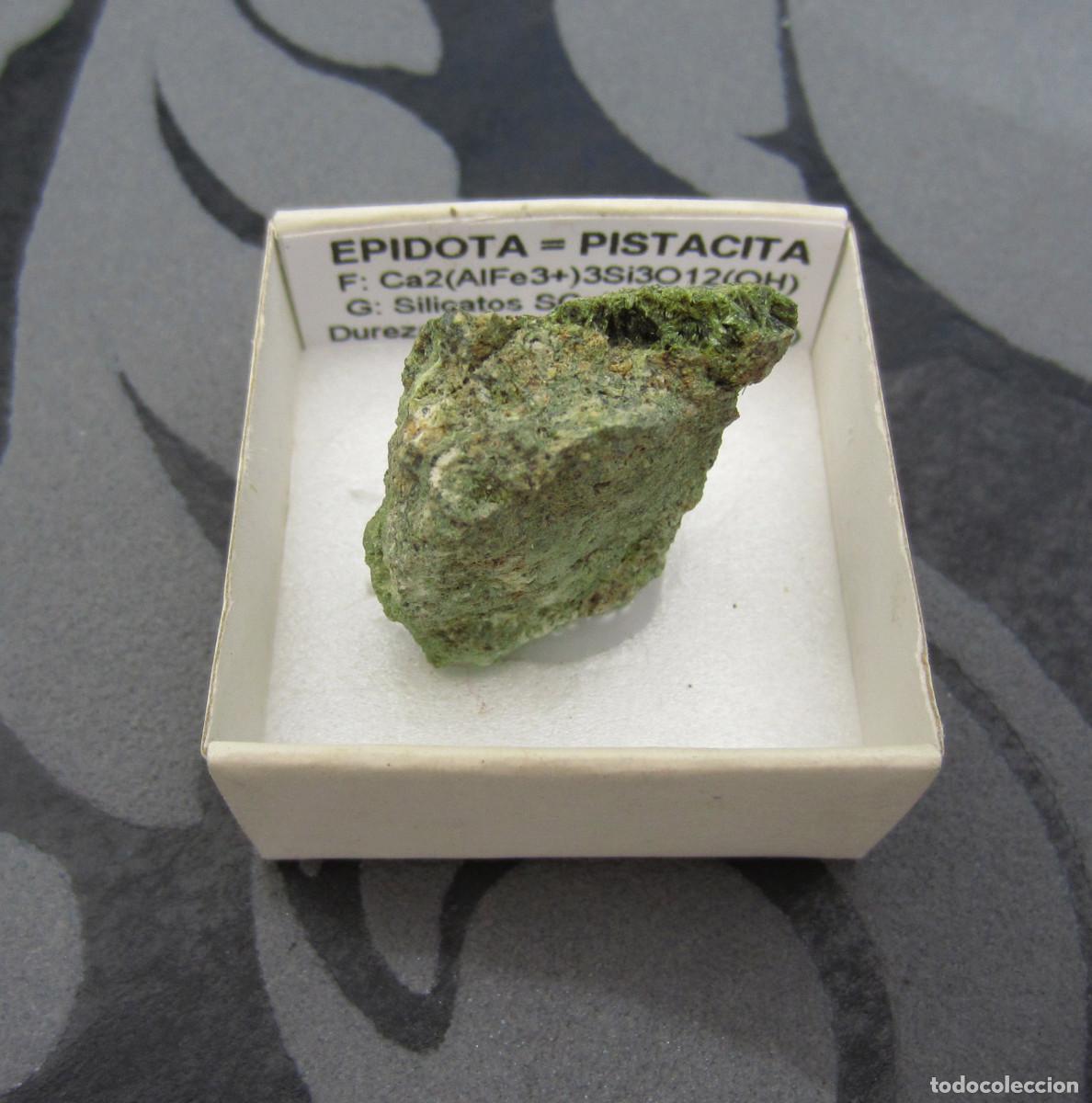 Coleccionismo de minerales: MINERAL PISTACITA = EPIDOTA MINERALES EN CAJA 4X4 CM