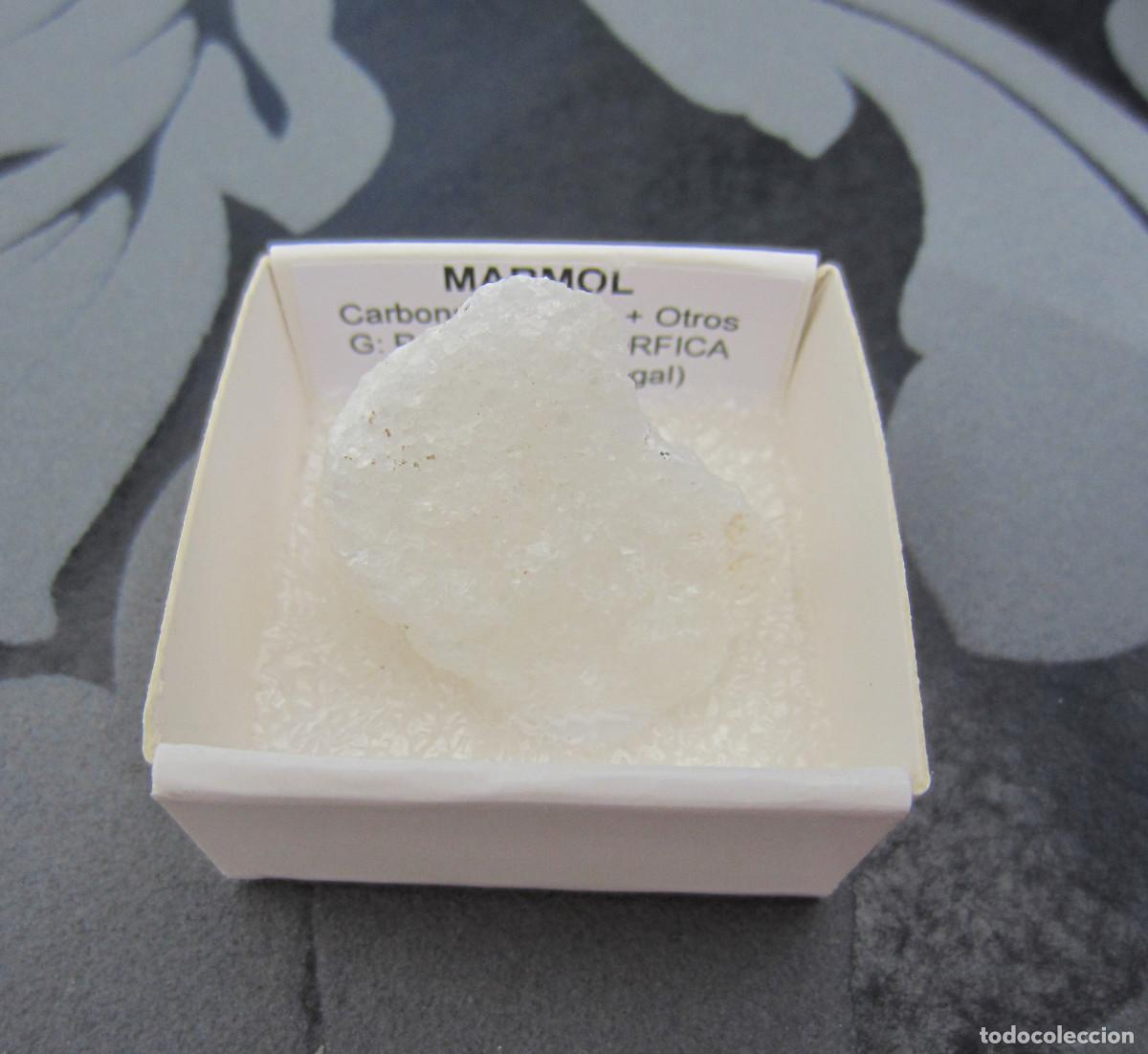 Coleccionismo de minerales: MINERAL ROCAS MARMOL MINERALES EN CAJA 4X4 CM