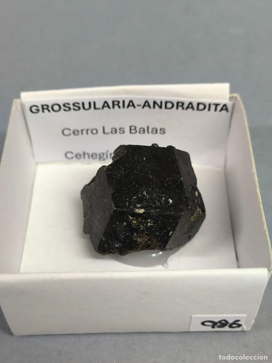 Coleccionismo de minerales: GRANATE GROSSULARIA-ANDRADITA - Mineral