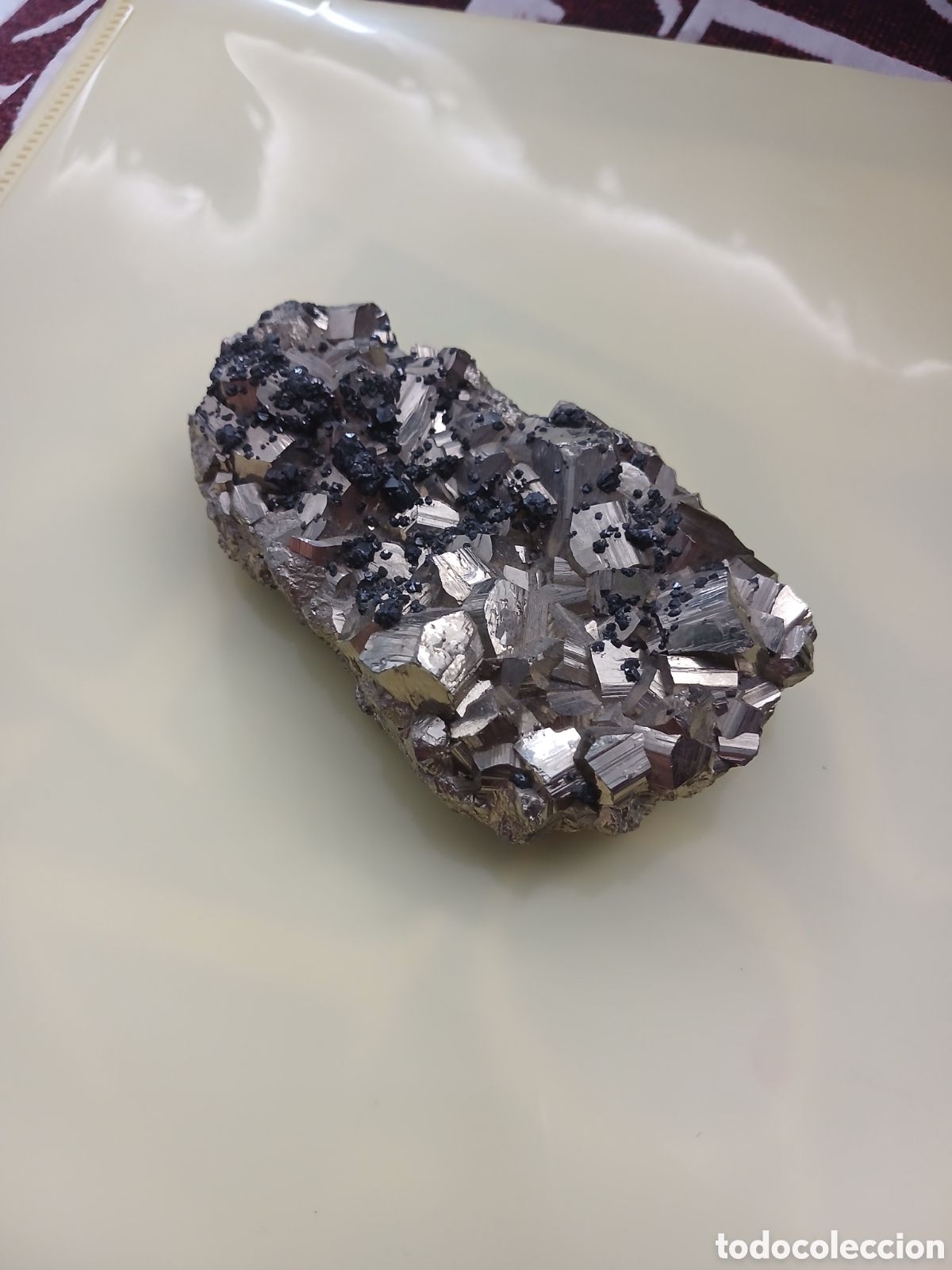 Coleccionismo de minerales: Mineral Pirita Natural en Matriz - Cristales C&uacute;bicos, 175g.