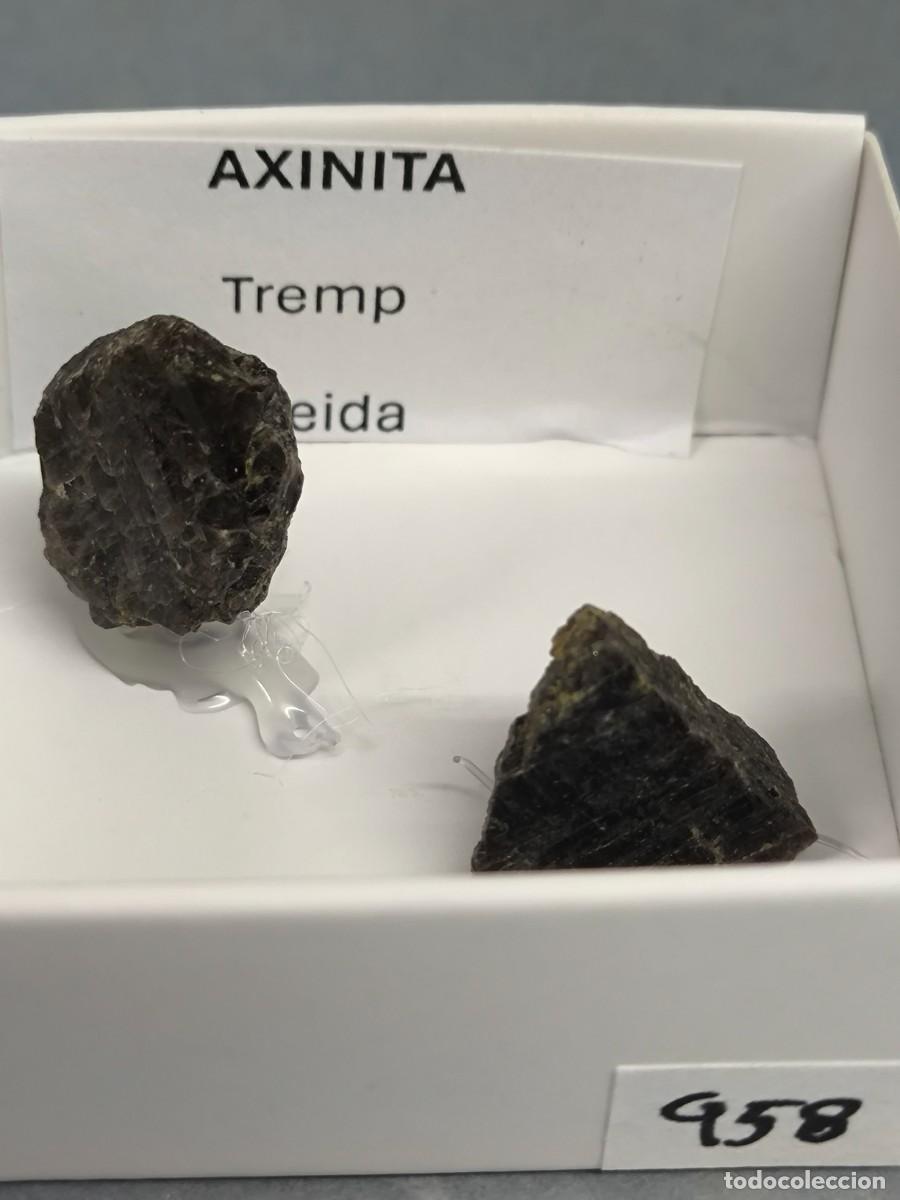 Coleccionismo de minerales: AXINITA - MINERAL. 4X4. Lleida