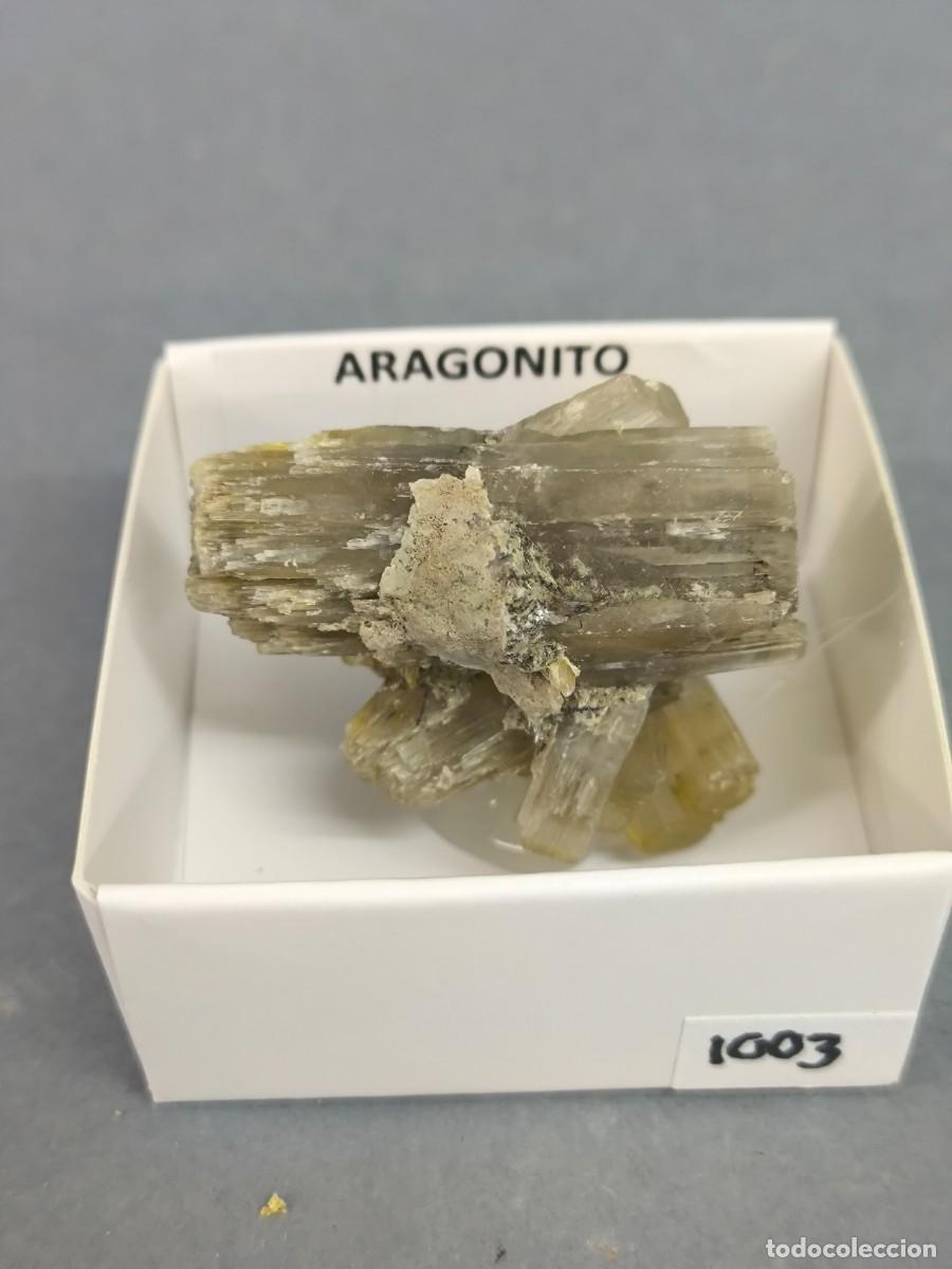 Coleccionismo de minerales: ARAGONITO - MINERAL. Albacete. 4x4