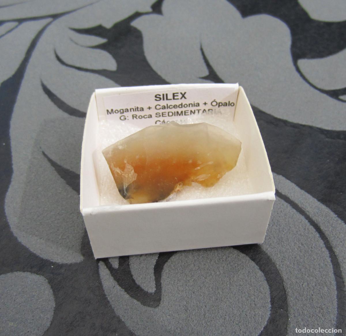 Coleccionismo de minerales: MINERAL ROCAS SILEX MINERALES EN CAJA 4X4 CM