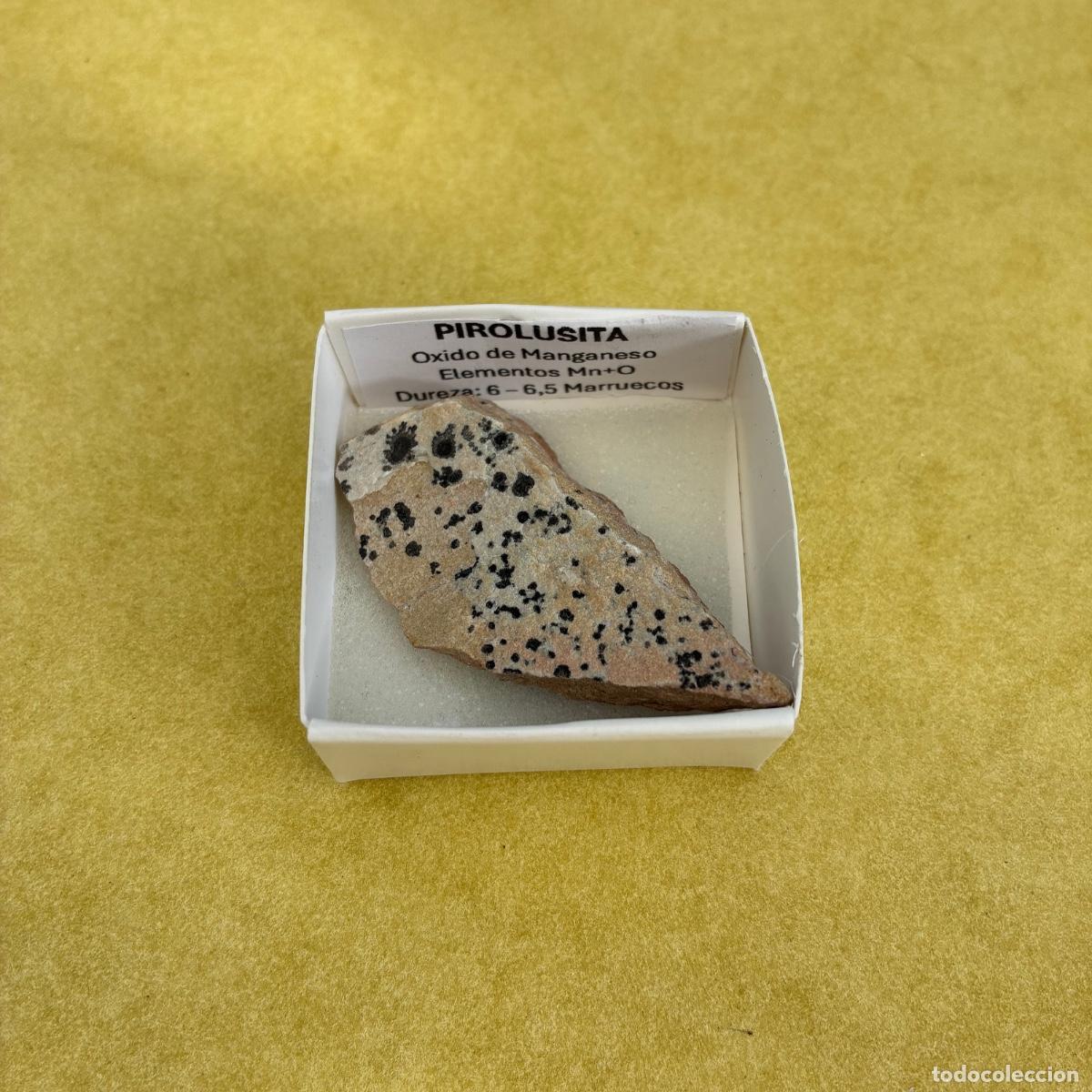 Coleccionismo de minerales: MINERAL PIROLUSITA MINERALES EN CAJA DE 4x4CM