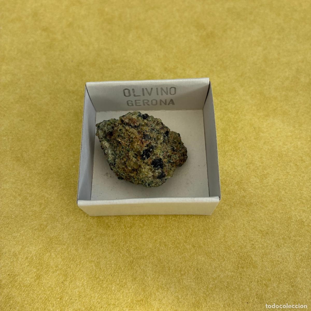 Coleccionismo de minerales: MINERAL OLIVINO MINERALES EN CAJA DE 4x4CM
