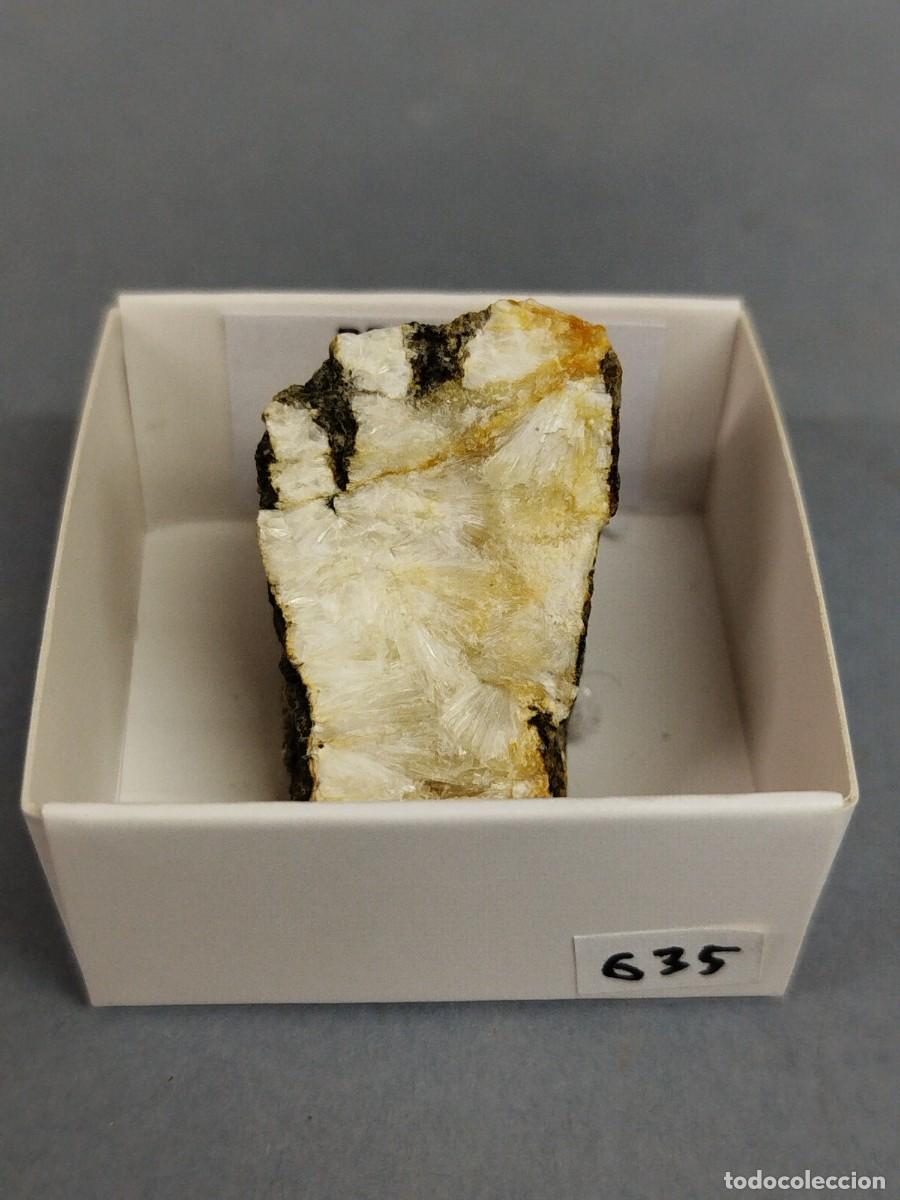Coleccionismo de minerales: PREHNITA - MINERAL. 4X4 Huesca