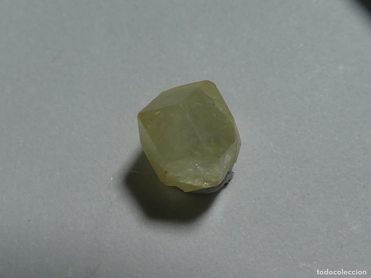 Coleccionismo de minerales: (094) LONDONITA-RHODIZITA, MADAGASCAR.