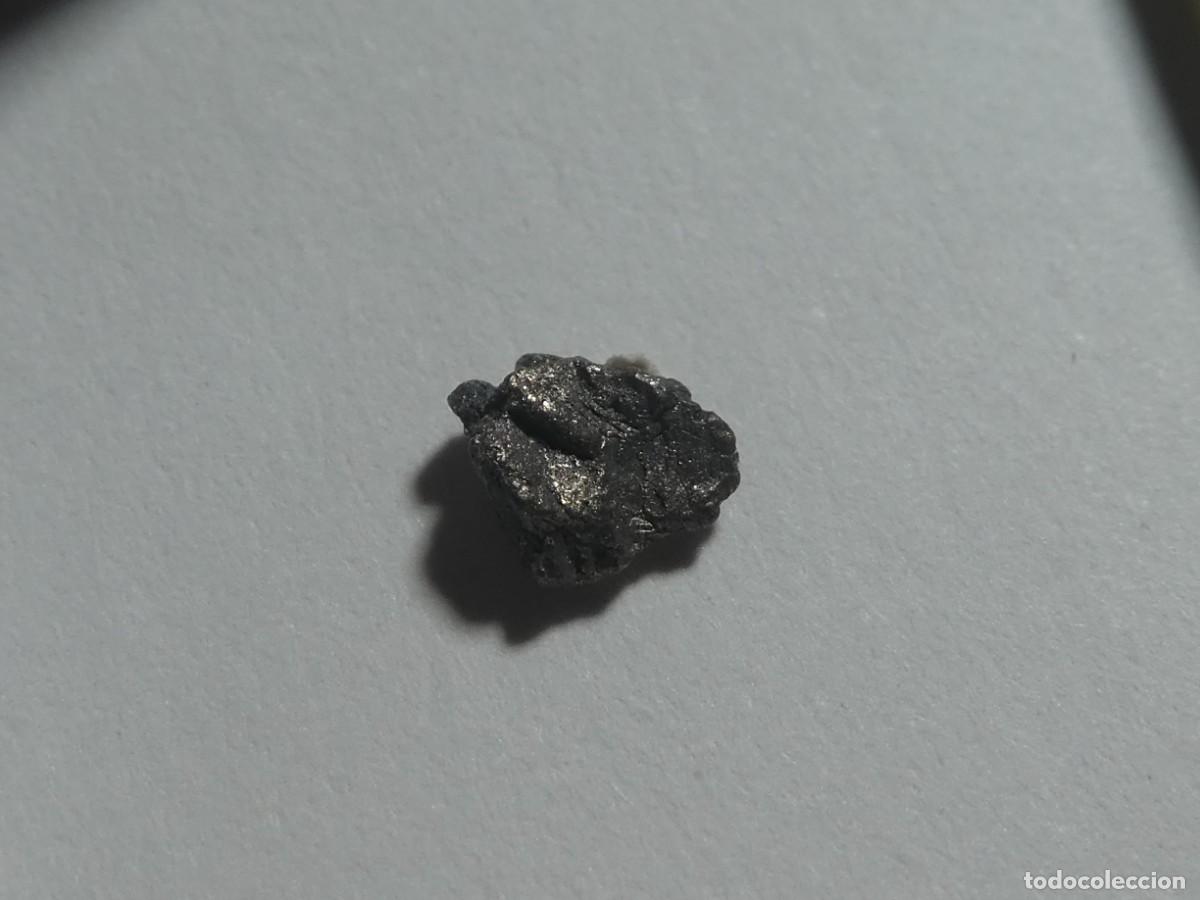 Coleccionismo de minerales: (129) PEPITA DE BISMUTO NATIVO, BOLIVIA.