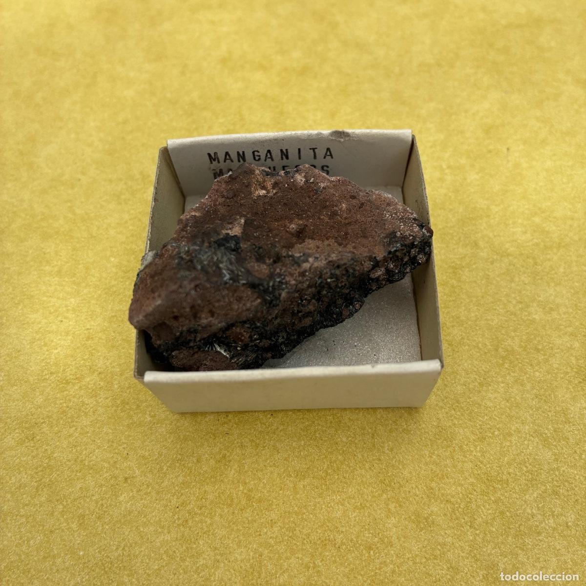Coleccionismo de minerales: MINERAL MANGANITA MINERALES EN CAJAS DE 4x4CM