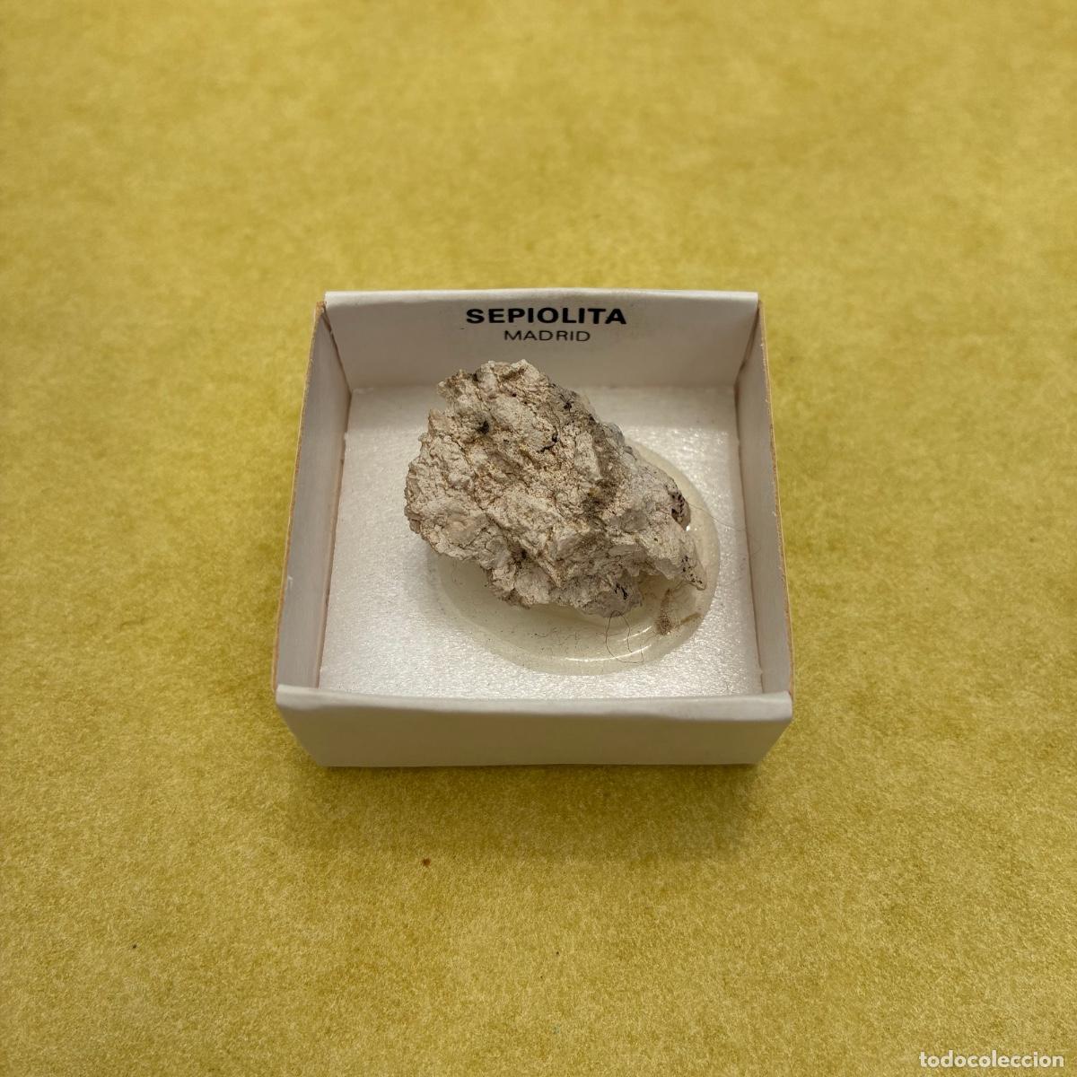 Coleccionismo de minerales: MINERAL SEPIOLITA MINERALES EN CAJAS DE 4x4CM